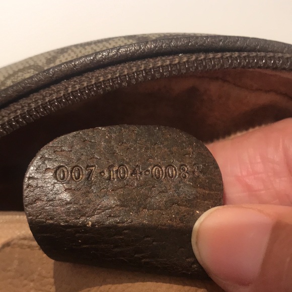 Vintage Gucci canteen purse - Picture 8 of 11